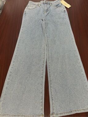 Light Wash Wide Leg Women’s Jeans